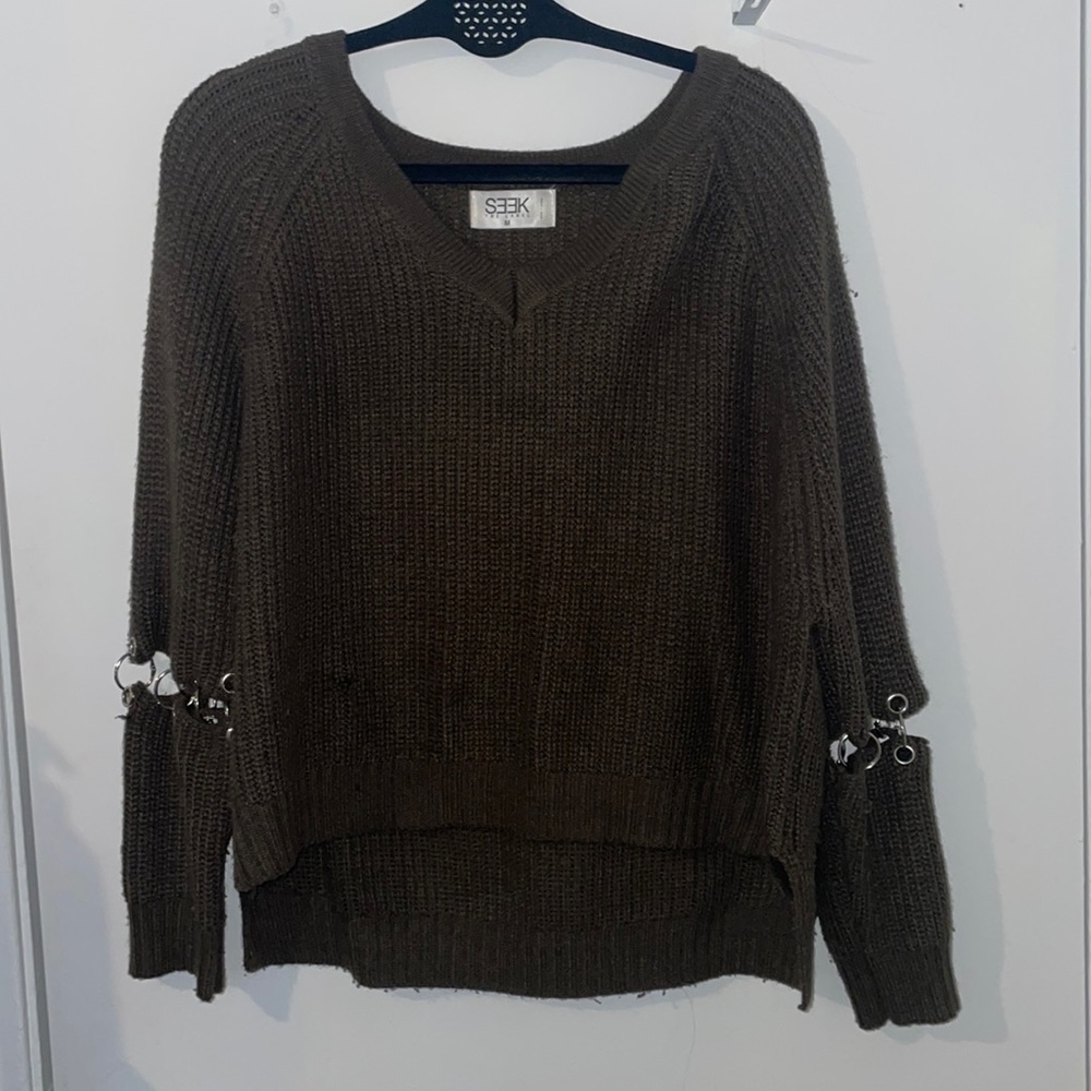 Kaki Green top medium with rings